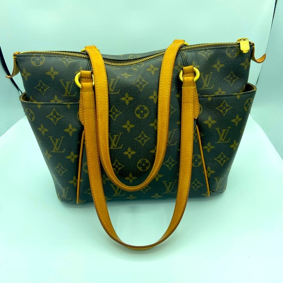 Louis Vuitton Monogram Totally PM Bag. - Picture 4 of 14